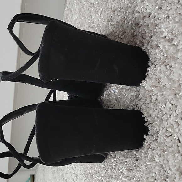 Guess Heels - Picture 3 of 6